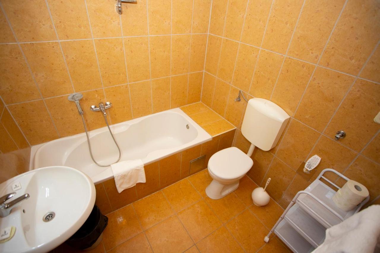 Apartmani Miki Подгора Екстер'єр фото